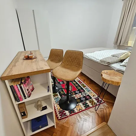 Retreat Apartman *