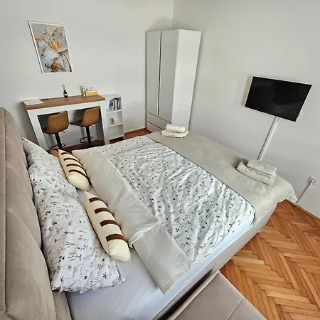 Apartment Retreat *